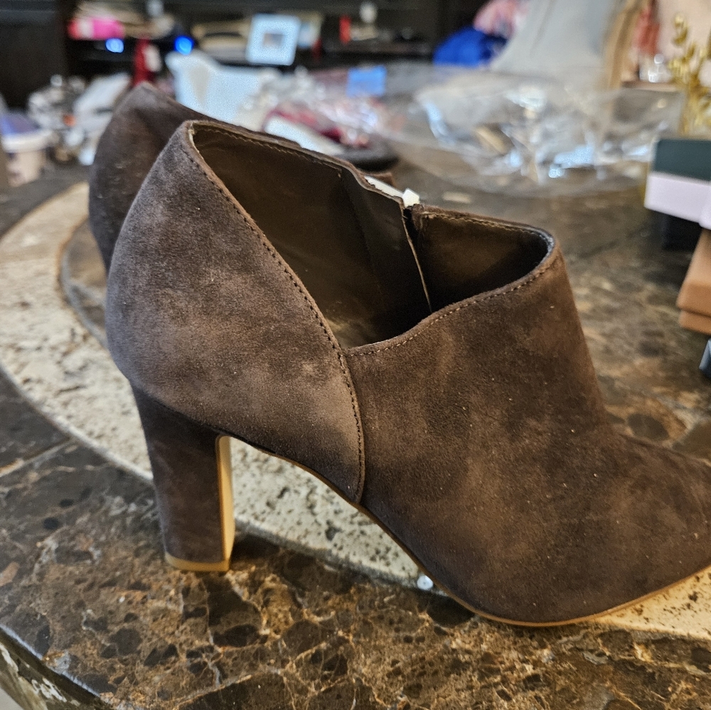 Cole Haan Vestry Pointed Toe Bootie in Dark Chocolate Suede Sz 5 MSRP $159 - Picture 6 of 9
